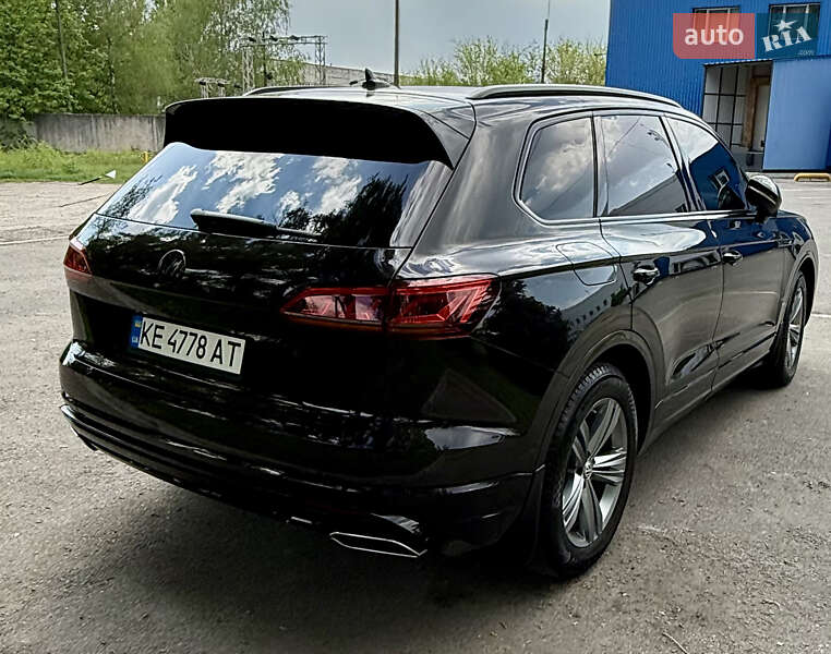 Позашляховик / Кросовер Volkswagen Touareg 2019 в Дніпрі
