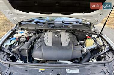 Внедорожник / Кроссовер Volkswagen Touareg 2014 в 
