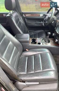 Позашляховик / Кросовер Volkswagen Touareg 2003 в 