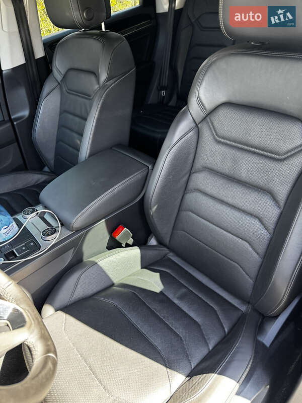 Позашляховик / Кросовер Volkswagen Touareg 2021 в Києві
