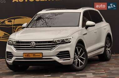 Позашляховик / Кросовер Volkswagen Touareg 2018 в Києві