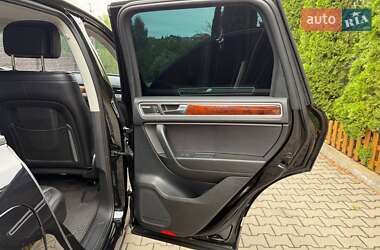 Позашляховик / Кросовер Volkswagen Touareg 2010 в 