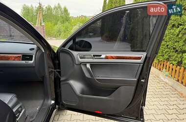 Позашляховик / Кросовер Volkswagen Touareg 2010 в 