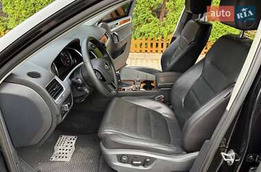 Позашляховик / Кросовер Volkswagen Touareg 2010 в 