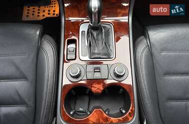 Позашляховик / Кросовер Volkswagen Touareg 2010 в 