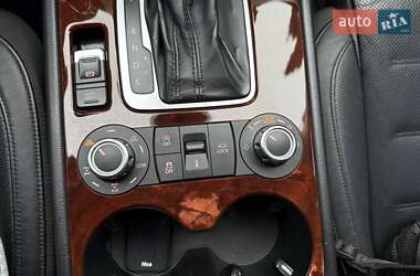 Позашляховик / Кросовер Volkswagen Touareg 2010 в 