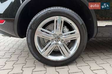 Позашляховик / Кросовер Volkswagen Touareg 2010 в 