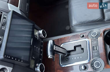 Внедорожник / Кроссовер Volkswagen Touareg 2008 в 