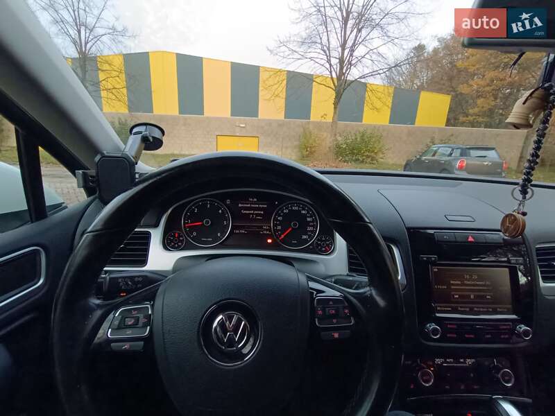 Позашляховик / Кросовер Volkswagen Touareg 2014 в Херсоні