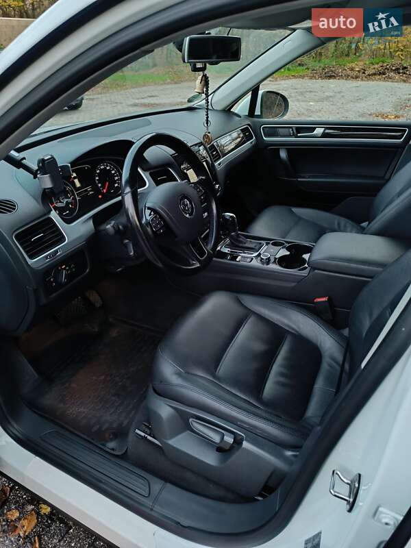 Позашляховик / Кросовер Volkswagen Touareg 2014 в Херсоні