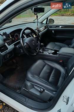 Внедорожник / Кроссовер Volkswagen Touareg 2014 в 