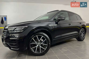 Внедорожник / Кроссовер Volkswagen Touareg 2019 в 