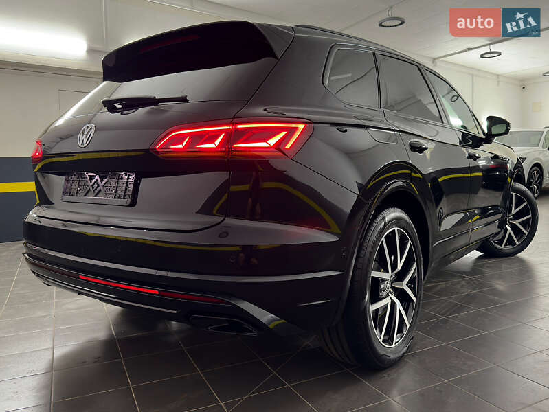 Позашляховик / Кросовер Volkswagen Touareg 2019 в Козятині
