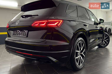 Внедорожник / Кроссовер Volkswagen Touareg 2019 в 
