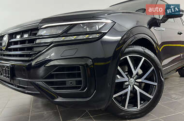 Внедорожник / Кроссовер Volkswagen Touareg 2019 в 