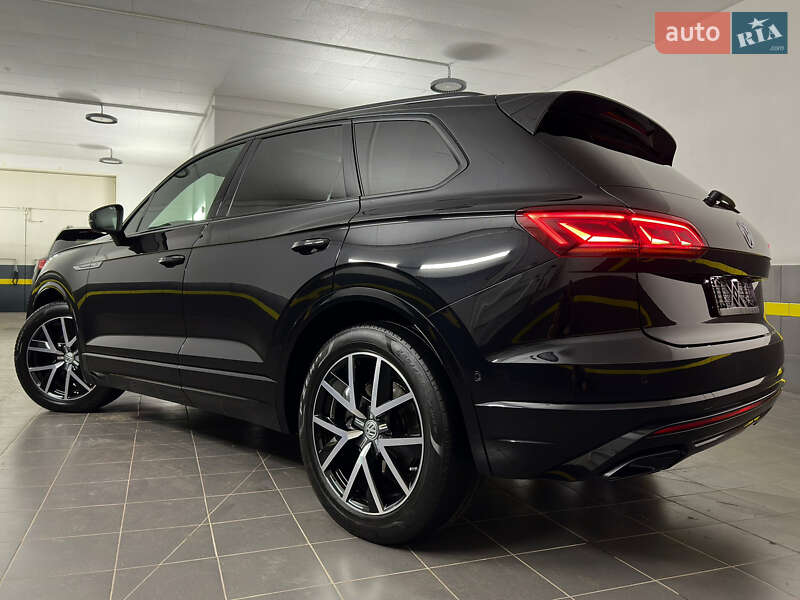 Позашляховик / Кросовер Volkswagen Touareg 2019 в Козятині