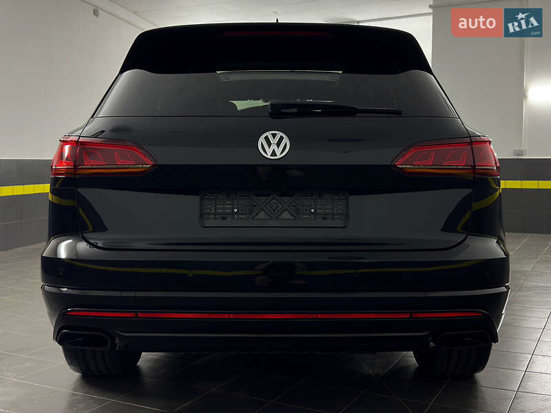 Позашляховик / Кросовер Volkswagen Touareg 2019 в Козятині