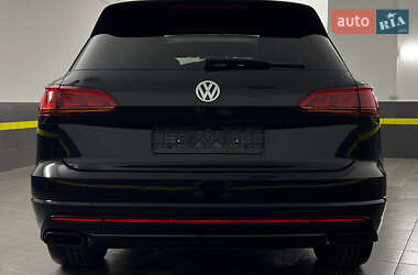 Внедорожник / Кроссовер Volkswagen Touareg 2019 в 