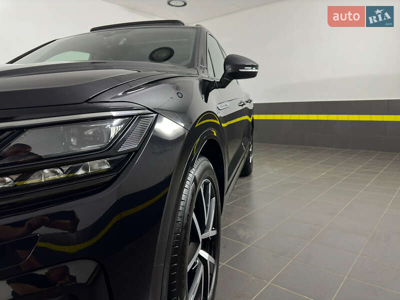 Позашляховик / Кросовер Volkswagen Touareg 2019 в Козятині