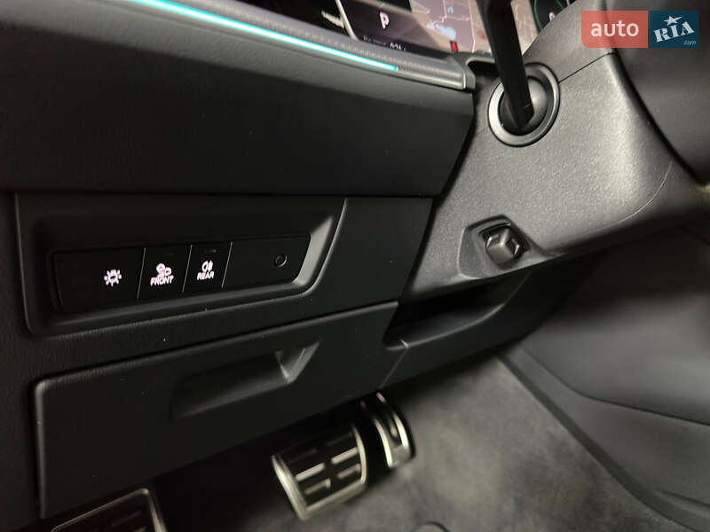 Позашляховик / Кросовер Volkswagen Touareg 2019 в Козятині