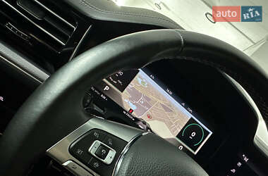 Внедорожник / Кроссовер Volkswagen Touareg 2019 в 
