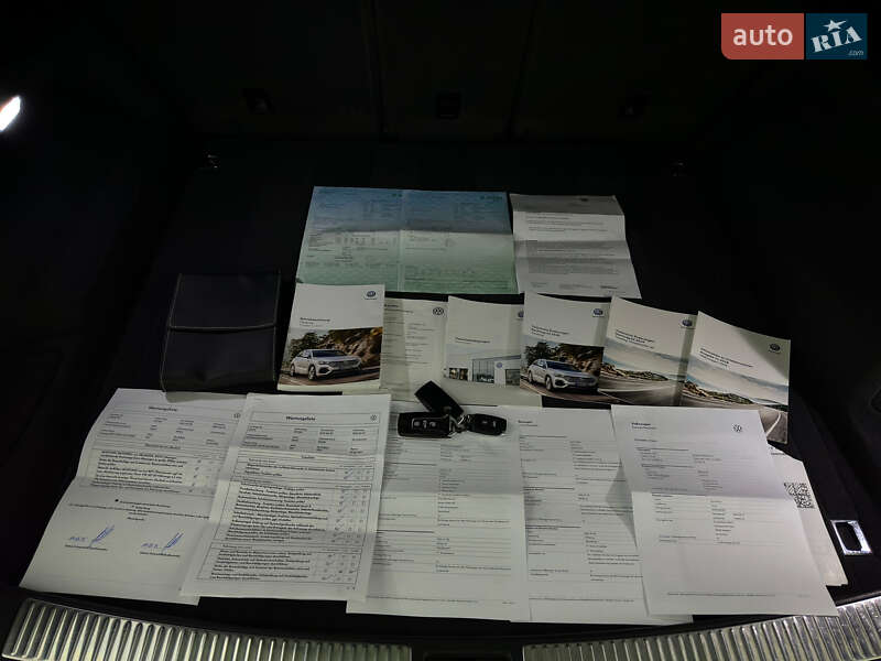 Позашляховик / Кросовер Volkswagen Touareg 2019 в Козятині