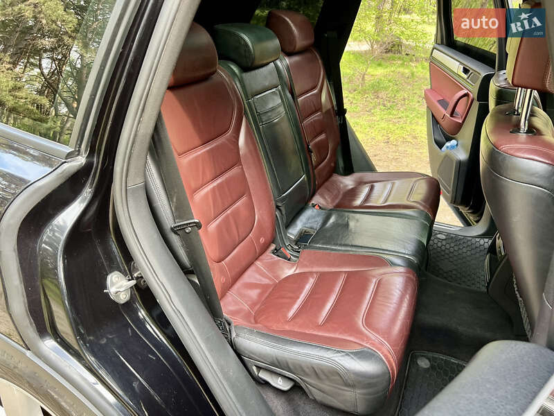 Позашляховик / Кросовер Volkswagen Touareg 2010 в Кременчуці