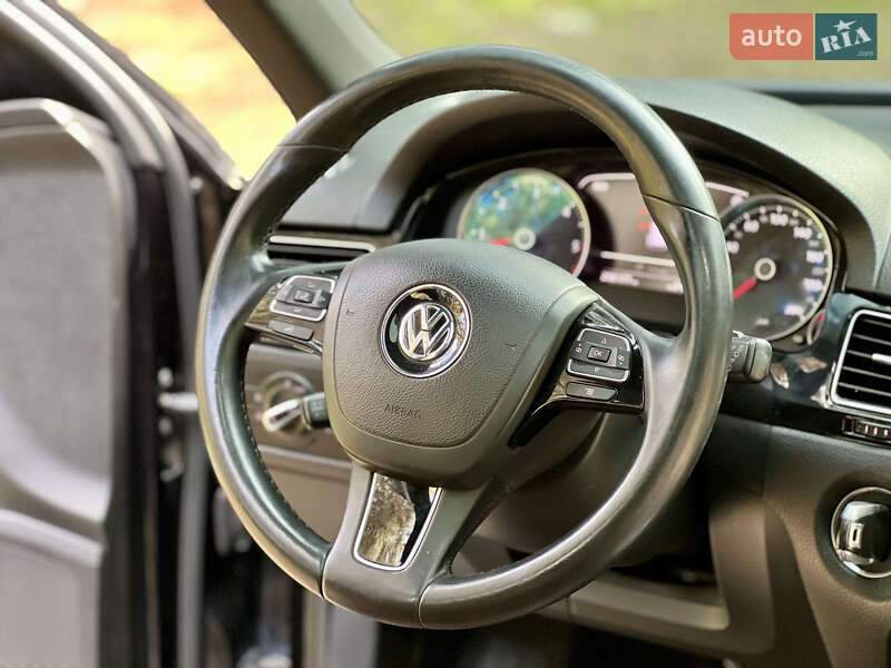 Позашляховик / Кросовер Volkswagen Touareg 2010 в Кременчуці