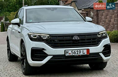 Позашляховик / Кросовер Volkswagen Touareg 2022 в 