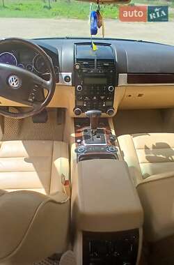 Внедорожник / Кроссовер Volkswagen Touareg 2003 в 