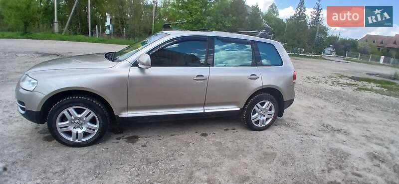 Внедорожник / Кроссовер Volkswagen Touareg 2003 в 