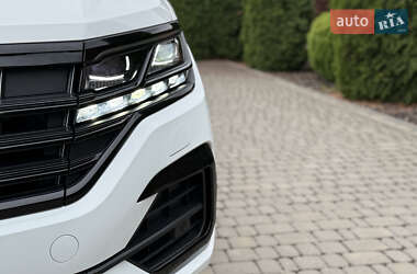 Позашляховик / Кросовер Volkswagen Touareg 2022 в 