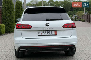 Позашляховик / Кросовер Volkswagen Touareg 2022 в 