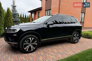Позашляховик / Кросовер Volkswagen Touareg 2017 в 