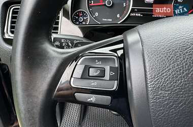 Позашляховик / Кросовер Volkswagen Touareg 2017 в 