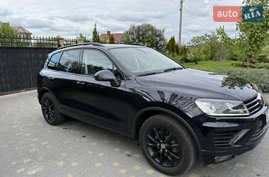 Позашляховик / Кросовер Volkswagen Touareg 2015 в 