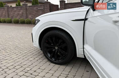 Позашляховик / Кросовер Volkswagen Touareg 2022 в 