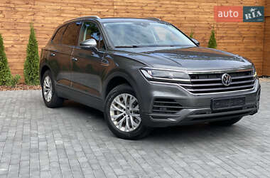 Позашляховик / Кросовер Volkswagen Touareg 2019 в 