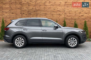 Позашляховик / Кросовер Volkswagen Touareg 2019 в 
