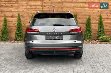Позашляховик / Кросовер Volkswagen Touareg 2019 в 