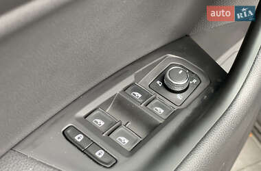 Позашляховик / Кросовер Volkswagen Touareg 2019 в 