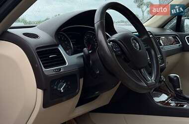 Внедорожник / Кроссовер Volkswagen Touareg 2013 в Каменец-Подольском