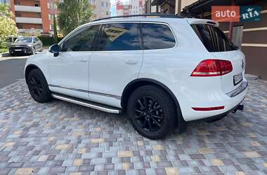 Внедорожник / Кроссовер Volkswagen Touareg 2013 в 