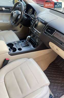 Внедорожник / Кроссовер Volkswagen Touareg 2013 в 