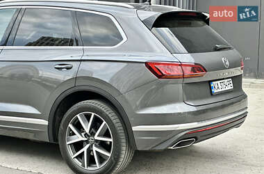 Позашляховик / Кросовер Volkswagen Touareg 2021 в 