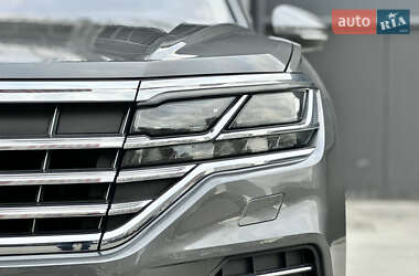 Позашляховик / Кросовер Volkswagen Touareg 2021 в 