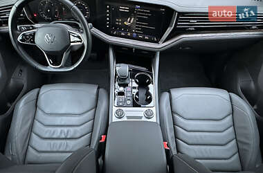 Позашляховик / Кросовер Volkswagen Touareg 2021 в 