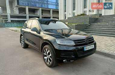 Позашляховик / Кросовер Volkswagen Touareg 2013 в Києві