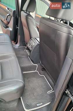 Внедорожник / Кроссовер Volkswagen Touareg 2011 в 