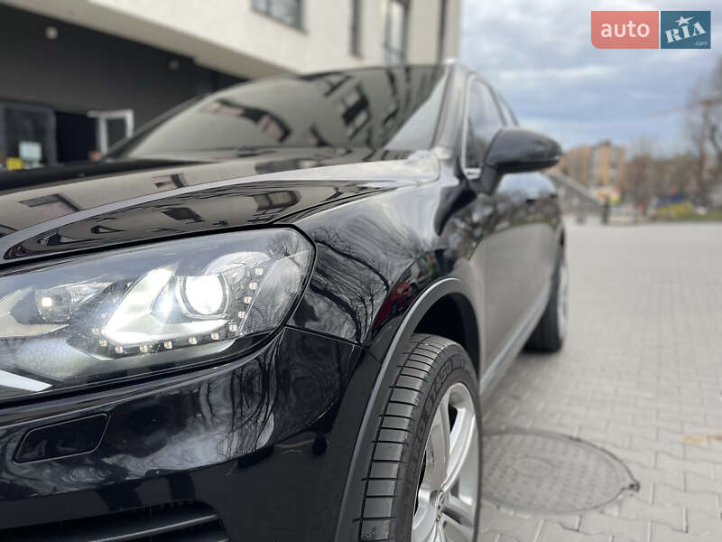 Позашляховик / Кросовер Volkswagen Touareg 2014 в Хмельницькому